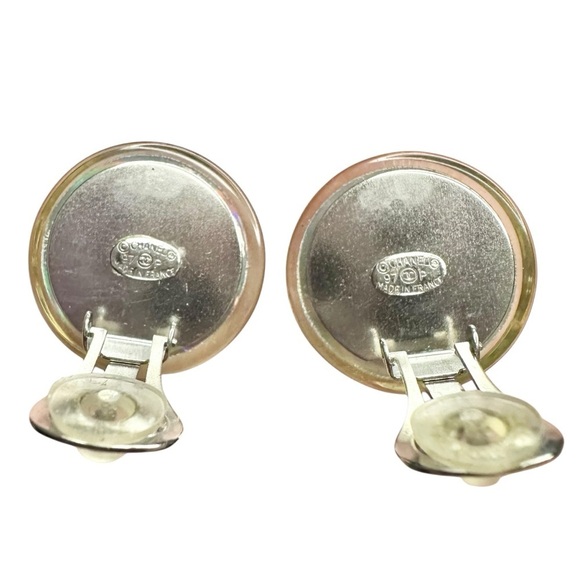 Authentic CHANEL Aurora Borealis Iridescent Rainbow Vintage ‘97 Clip On Earrings - Picture 16 of 16